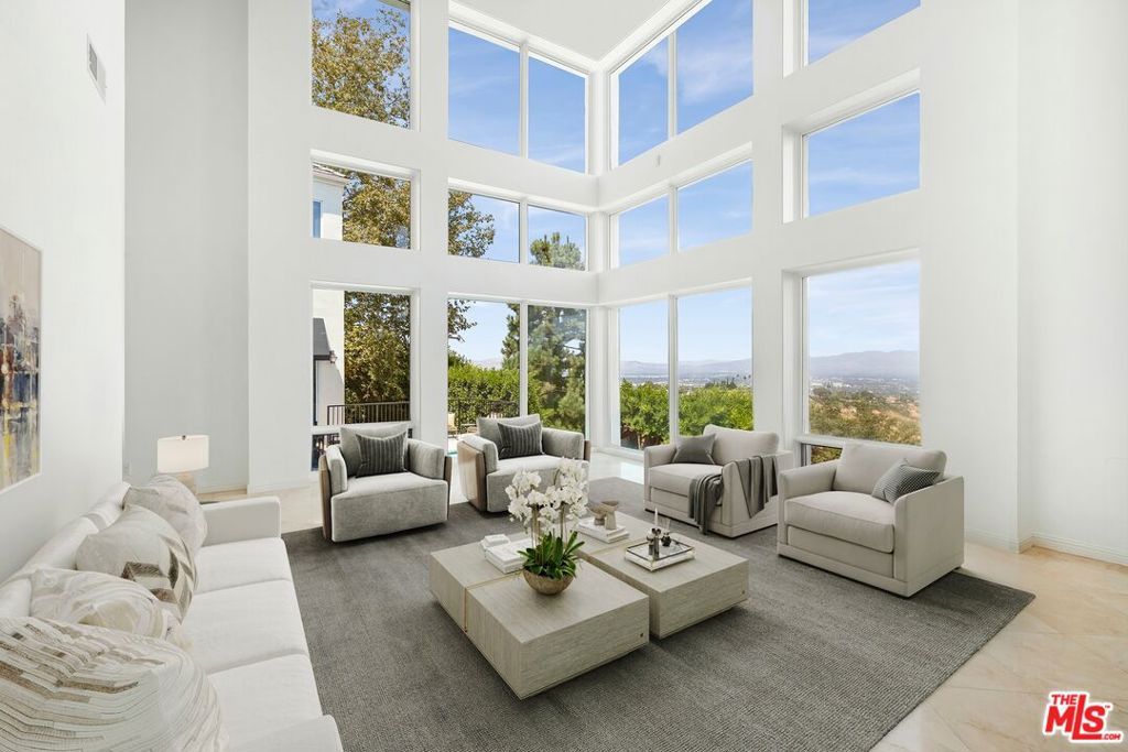 Photo of 14435 Mulholland Drive, Los Angeles, CA 90077 (MLS # 26652217)