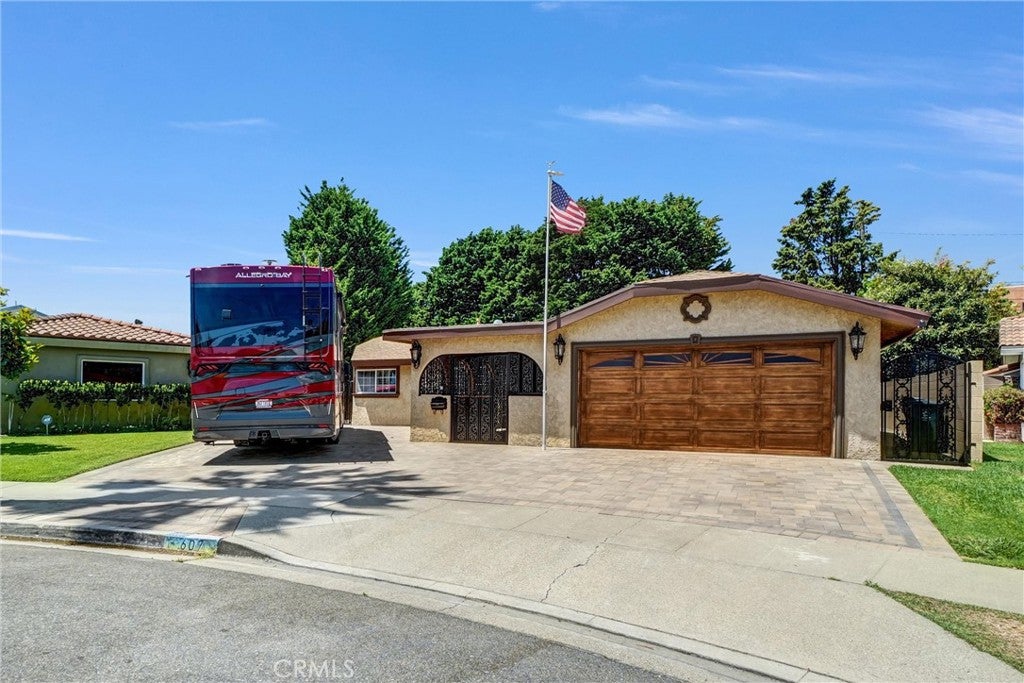 607 Jana Circle, Huntington Beach CA 92648 - Photo 1