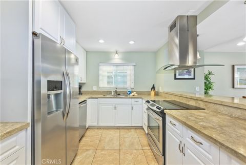 Photo of 119 46th St "Lower" St, Newport Beach, CA 92663 (MLS # NP25233807)