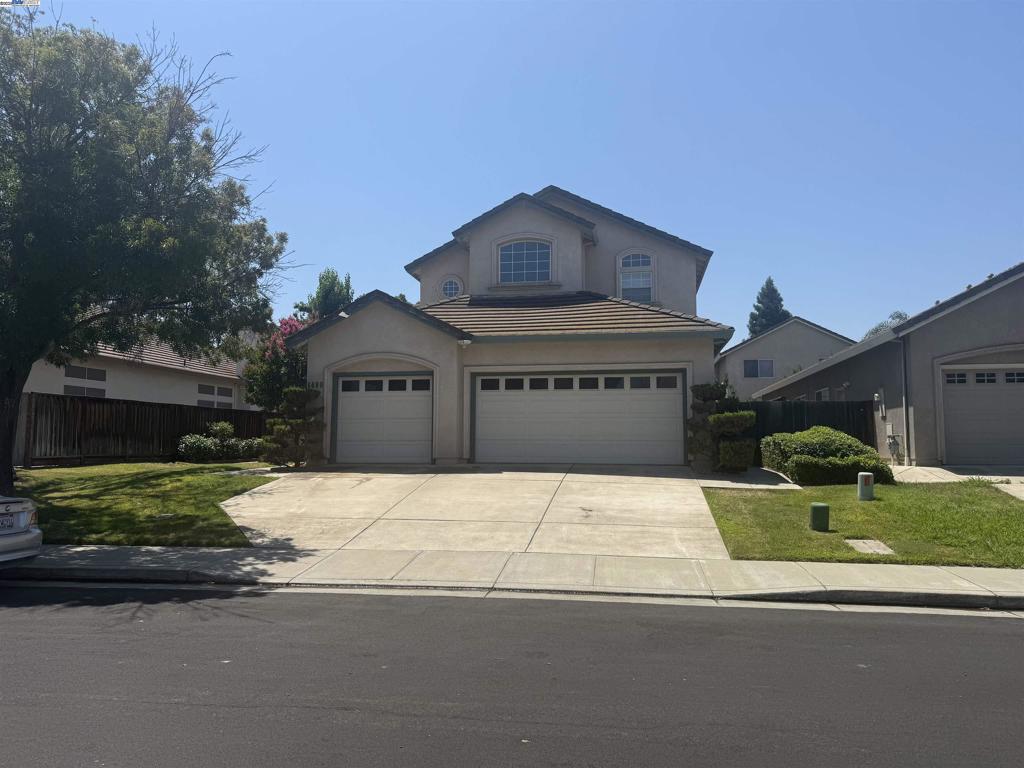 Don't miss this lovely 5 bedroom, 3 full bathroom family home just waiting for you and your family to come creat great memories! Established neighborhood, close to school and park. Open floor plan with vaulted ceilings, 1 bedroom and full bathroom downstairs. Large master suite with walkin closet. Inground pool, hot tub, covered patio and pergula, ready for your summer parties. House has solar panels.