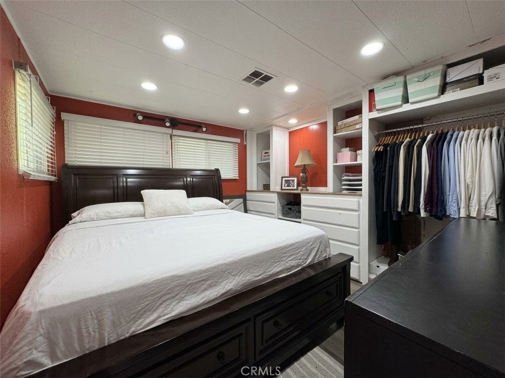 27361 Sierra Highway #158