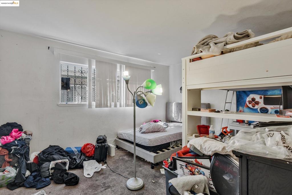 EASTMONT - Residential Income