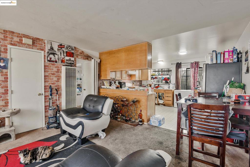 EASTMONT - Residential Income