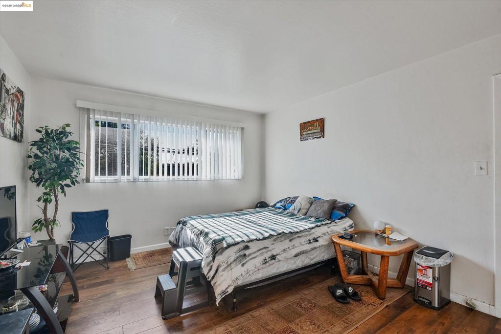 EASTMONT - Residential Income