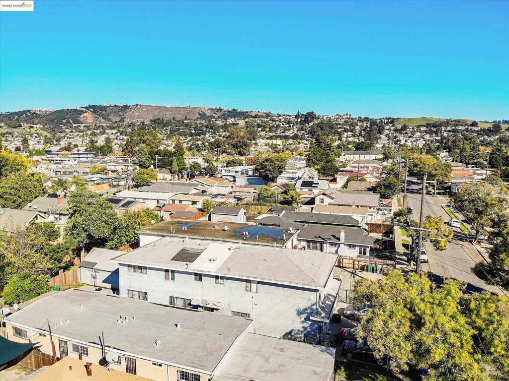 EASTMONT - Residential Income