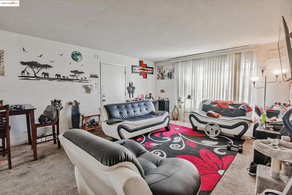 EASTMONT - Residential Income