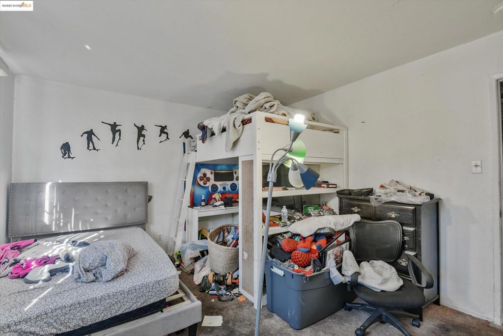 EASTMONT - Residential Income