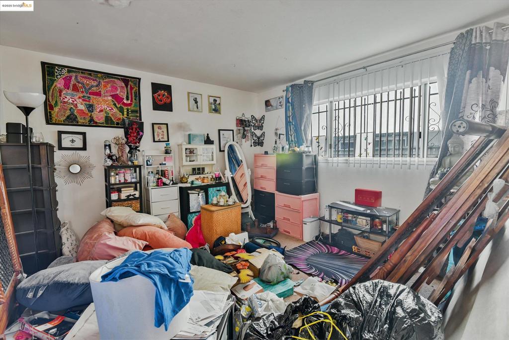 EASTMONT - Residential Income