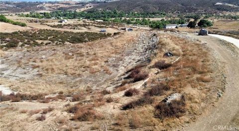 Photo of 37500 Spring Valley Rd, Temecula, CA 92592 (MLS # IV26089700)