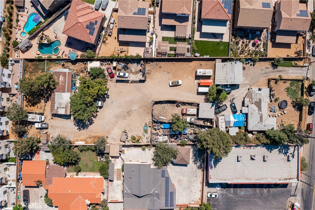 13148 Gladstone Avenue