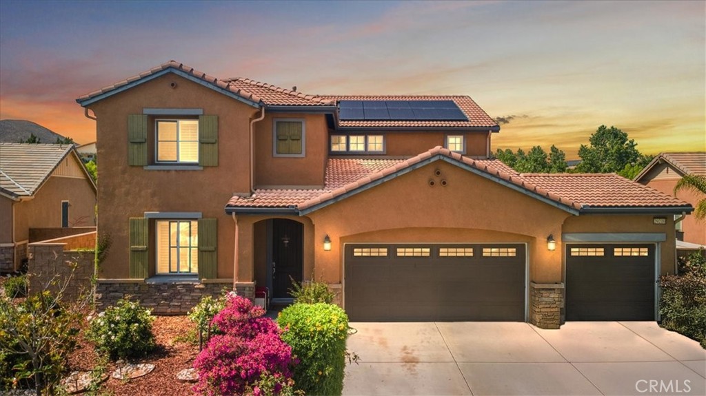 Spacious & Stylish Living in Menifee – Prime Location & Priced to Sell!
Welcome to 29210 Nectarine St, a beautifully designed 4-bedroom home with an oversized bonus room, 2.75 baths, and a 3-car garage, ideally situated on an expansive lot in the highly desirable El Dorado community. This is the opportunity you’ve been waiting for — a spacious layout, premium location, and true potential for long-term value.
The inviting covered entry opens to a bright and functional floorplan featuring a formal living room, convenient main-floor bedroom and guest bath, and a dedicated laundry room with direct garage access. The heart of the home is the open-concept island kitchen, complete with granite countertops, a breakfast bar, cherrywood cabinetry, and an upgraded refrigerator — all flowing seamlessly into the adjacent family room, perfect for gatherings and everyday living.
Upstairs, a large bonus room offers the perfect space for a game room, home theater, or flexible living. The primary suite features a spacious bath with dual vanities, a walk-in closet, soaking tub, and separate shower. Two additional bedrooms and a full hallway bath complete the upper level.
Enjoy ultimate backyard potential with a pool-sized lot, no rear neighbors, and room to create your dream outdoor space. Located just minutes from Menifee Lakes Country Club & Golf Course, top-rated schools, shopping, dining, and lush community parks — this home offers the ideal blend of comfort, convenience, and community.
Homes in El Dorado move quickly — don’t miss your chance to own one of Menifee’s best values. Schedule your private showing today!