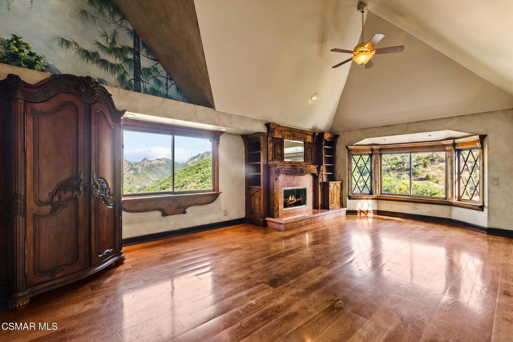 1561 Lookout Drive