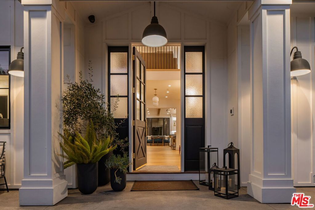 Photo of 16101 Royal Mount Drive, Encino, CA 91436 (MLS # 26636253)