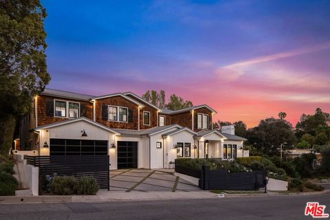 Photo of 16101 Royal Mount Drive, Encino, CA 91436 (MLS # 26636253)