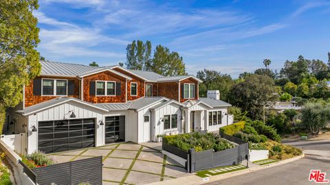 16101 Royal Mount Drive Encino CA 91436