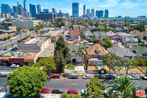Photo of 1020 S Westlake Avenue, Los Angeles, CA 90006 (MLS # 26947227)