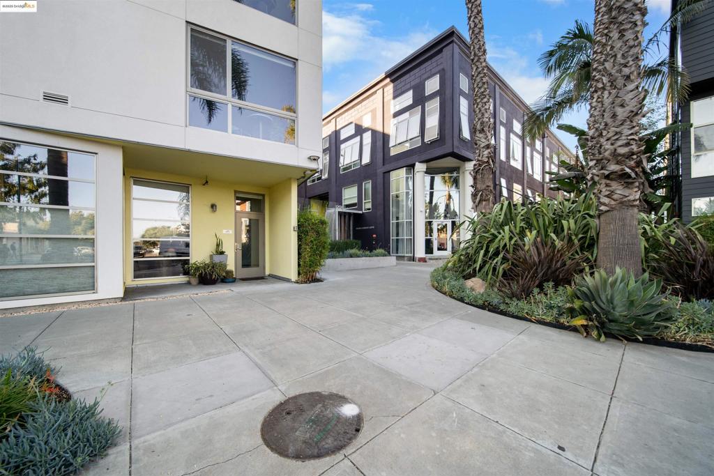 CENTRAL STATION-PACIFIC CANNERY LOFTS - Residential