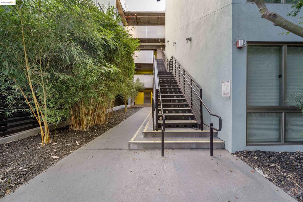 CENTRAL STATION-PACIFIC CANNERY LOFTS - Residential