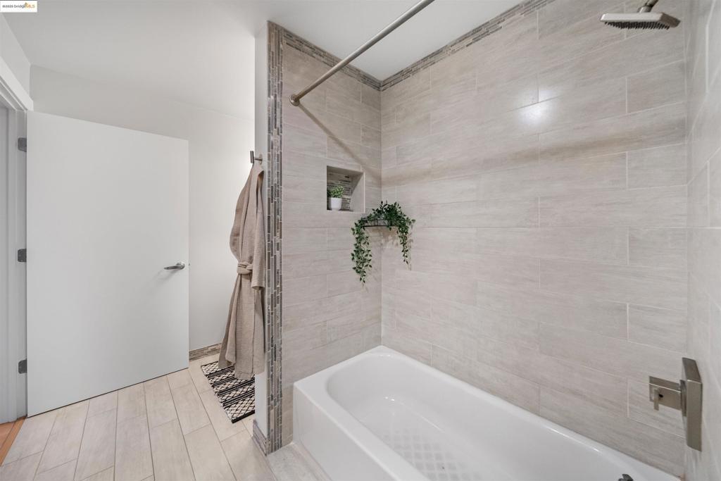 CENTRAL STATION-PACIFIC CANNERY LOFTS - Residential