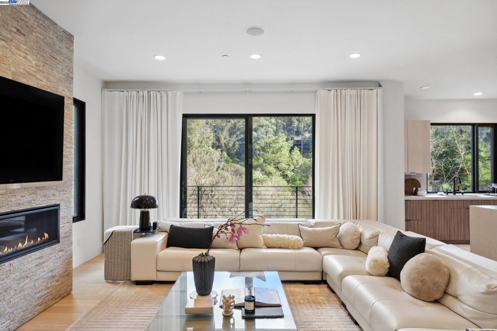 MONTCLAIR - Residential