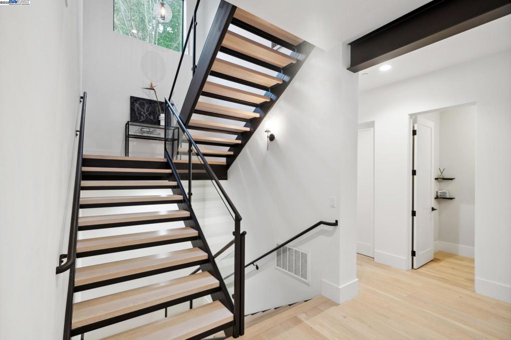 MONTCLAIR - Residential