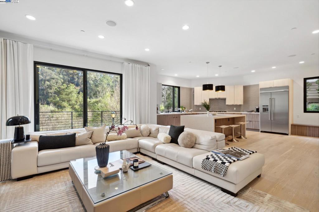 MONTCLAIR - Residential