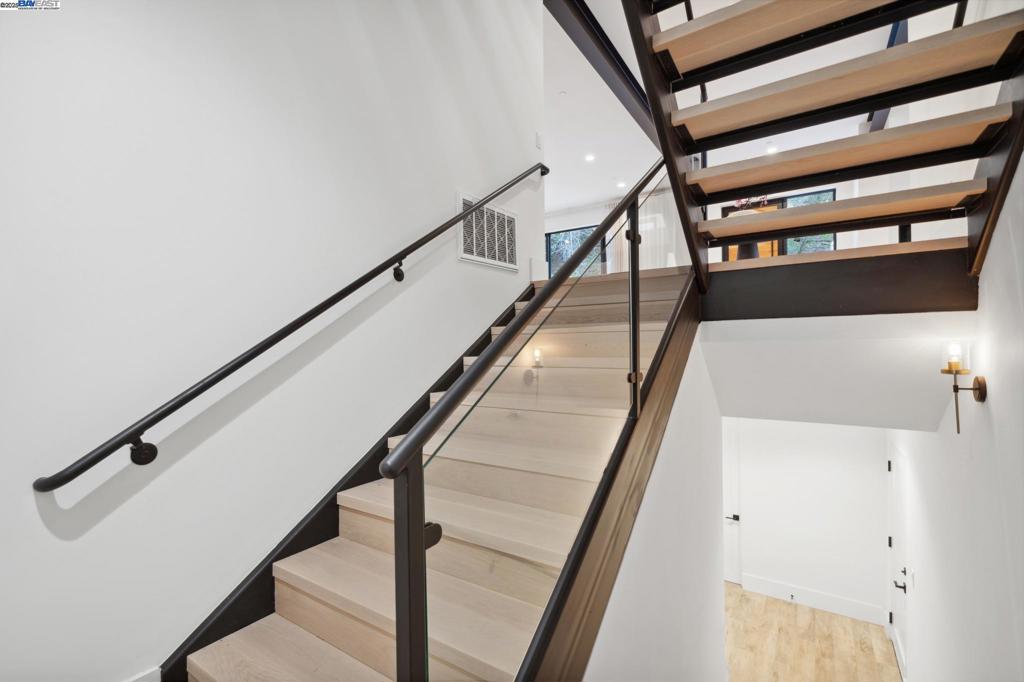 MONTCLAIR - Residential