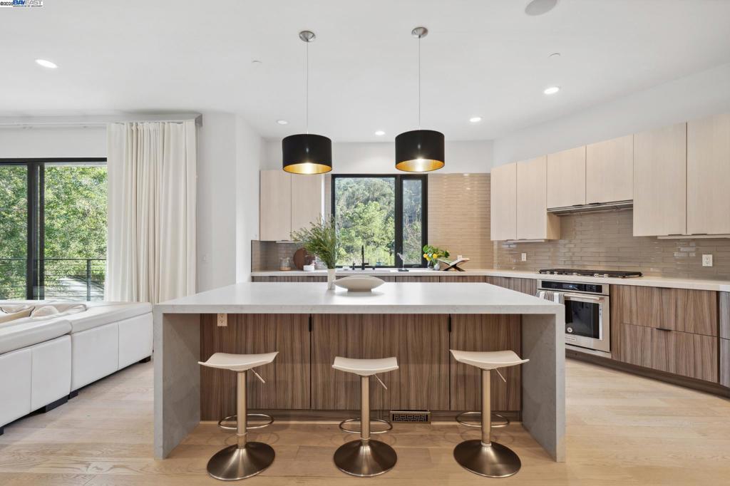 MONTCLAIR - Residential