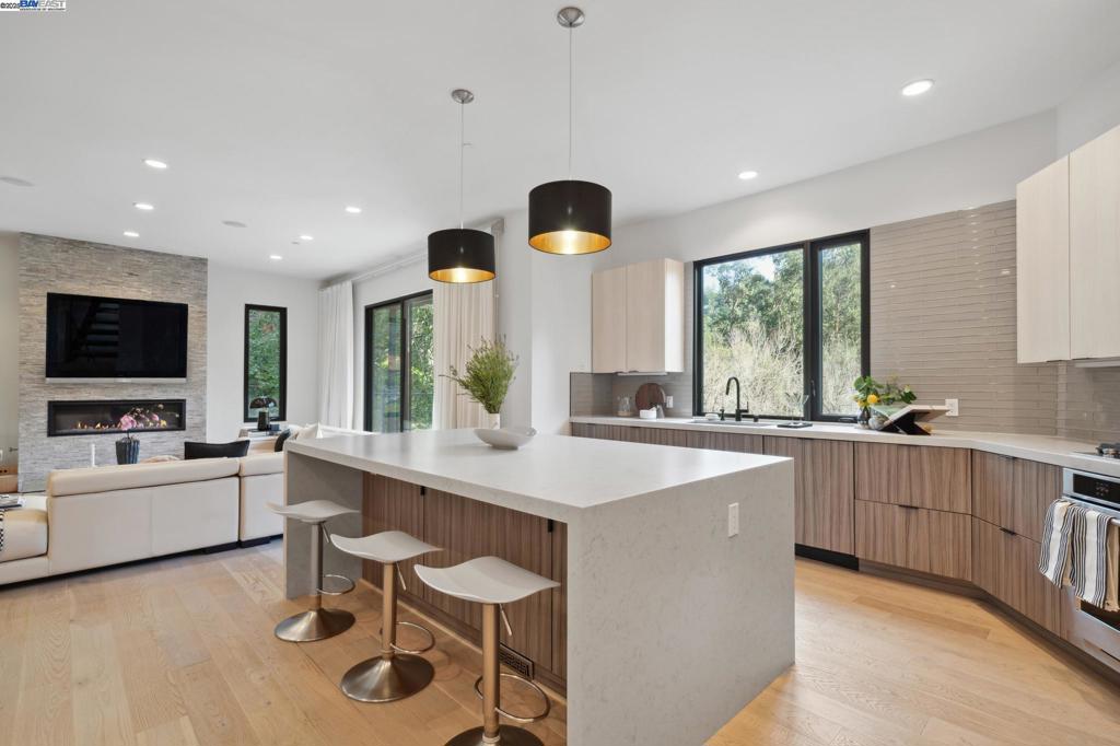 MONTCLAIR - Residential