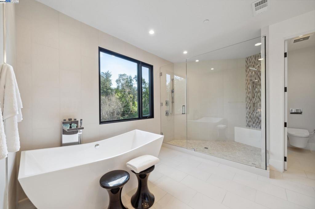 MONTCLAIR - Residential