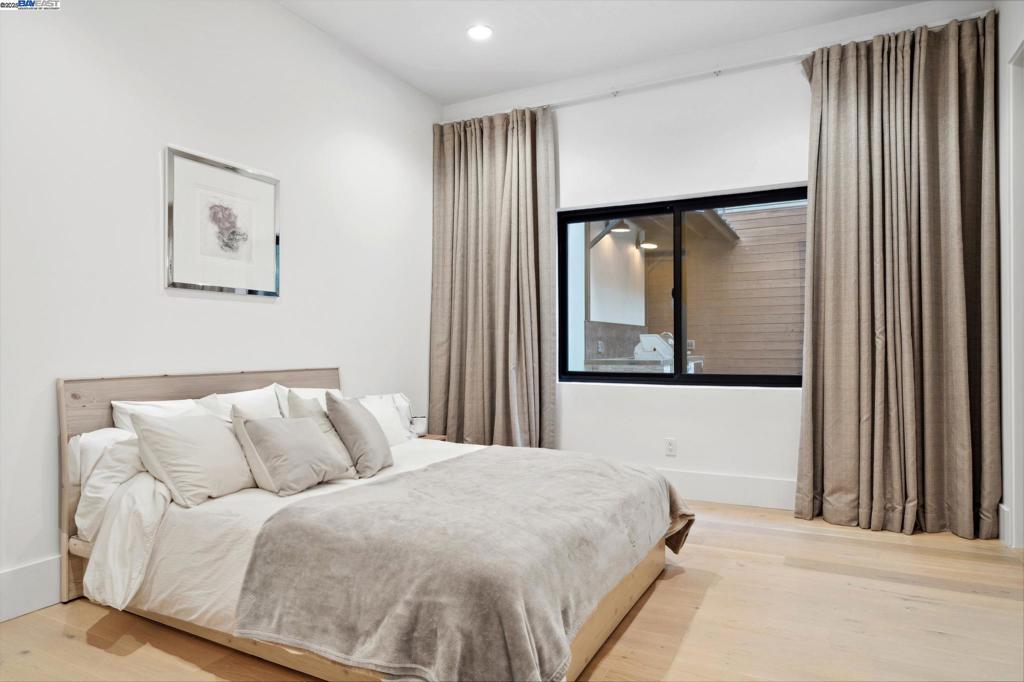 MONTCLAIR - Residential