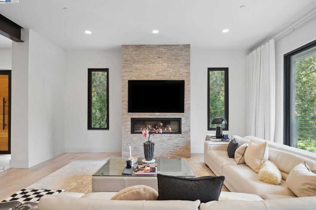 MONTCLAIR - Residential