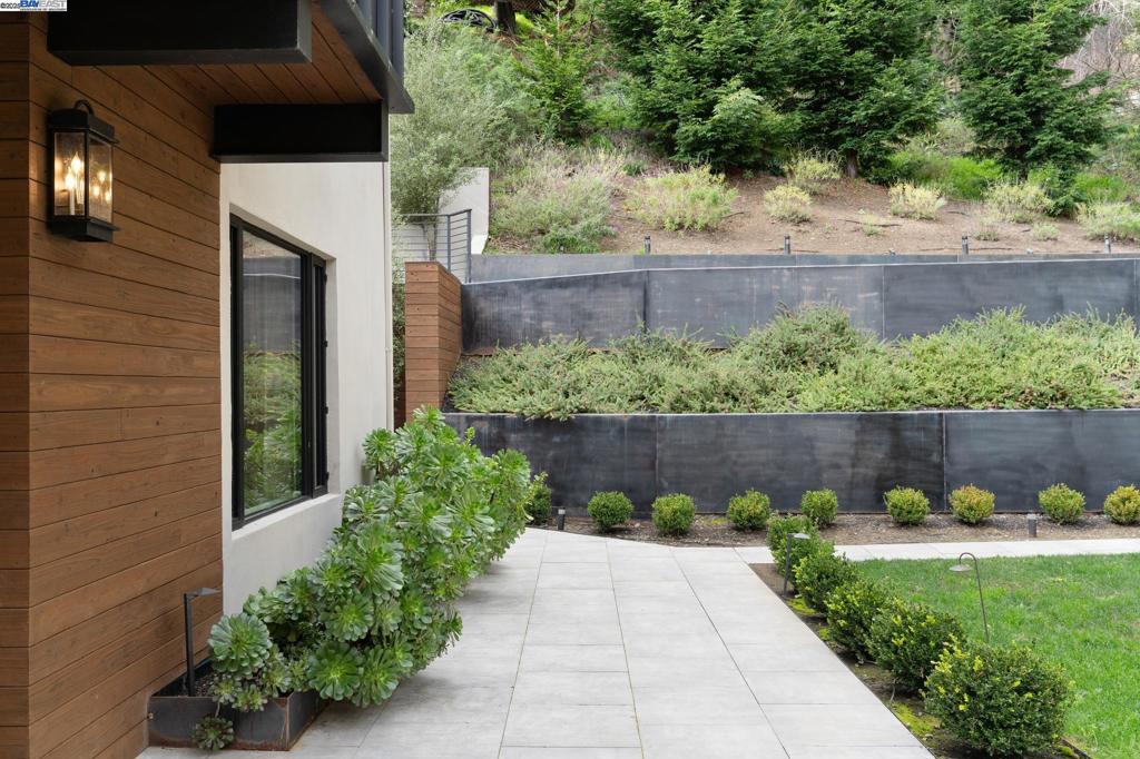 MONTCLAIR - Residential