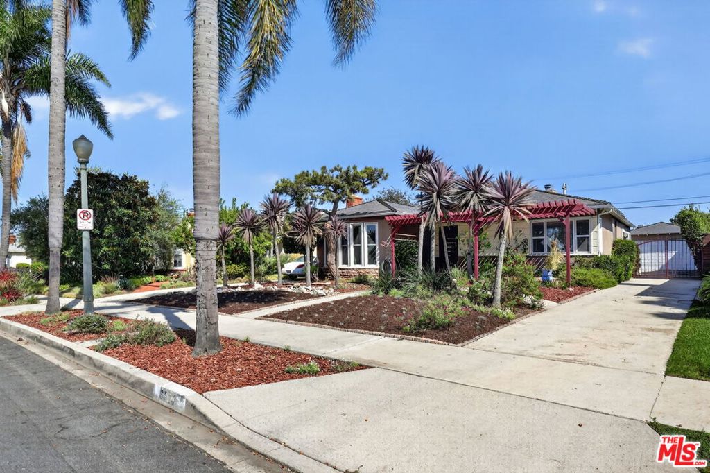 3516 S Cochran Avenue