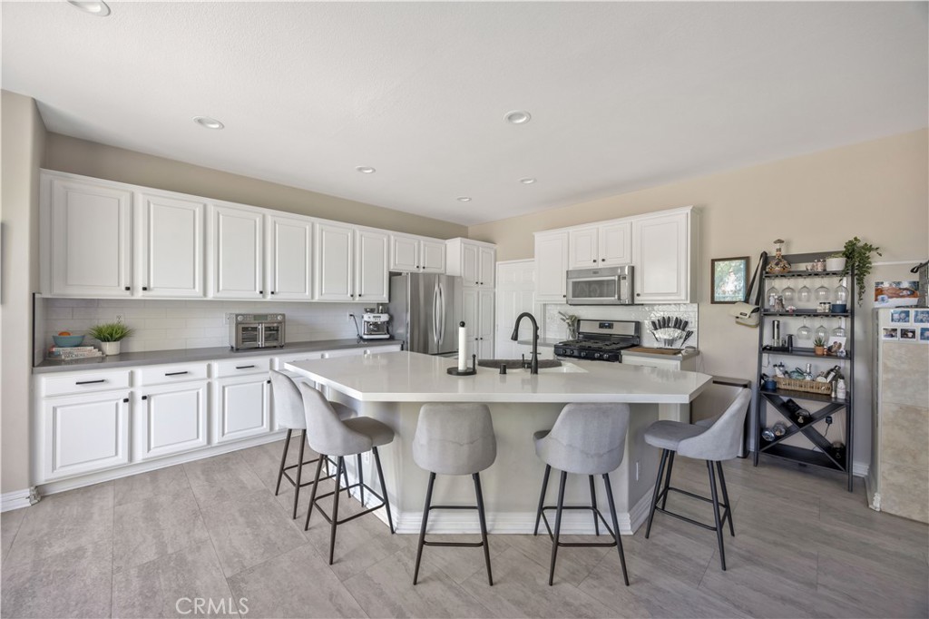 8865 E Wiley Way
