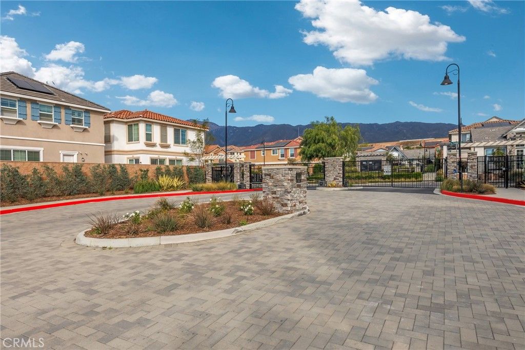 Photo of 15280 HORIZON ST St #6, Fontana, CA 92336 (MLS # OC26030565)