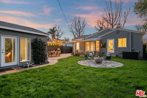 Photo of 5652 Bevis Avenue, Sherman Oaks, CA 91411 (MLS # 26642485)