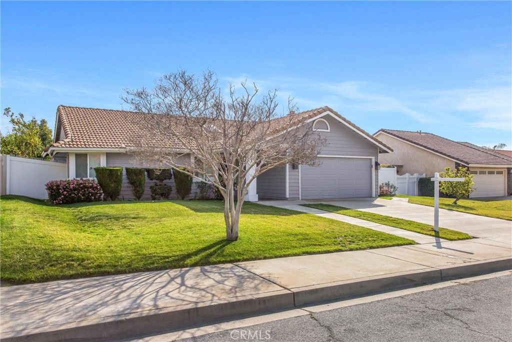 Photo of 28005 Nona Avenue, Highland, CA 92346 (MLS # IG26040968)