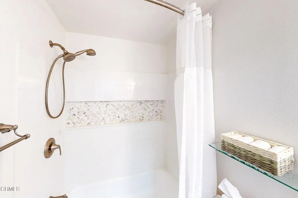 Ventura, California 93001, United States, 2 Bedrooms Bedrooms, ,2 BathroomsBathrooms,Residential,Active,143236