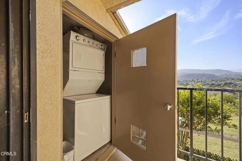 Ventura, California 93001, United States, 2 Bedrooms Bedrooms, ,2 BathroomsBathrooms,Residential,Active,143236