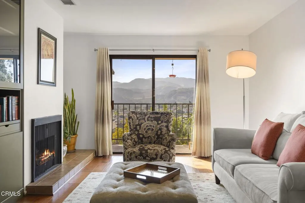 Ventura, California 93001, United States, 2 Bedrooms Bedrooms, ,2 BathroomsBathrooms,Residential,Active,143236