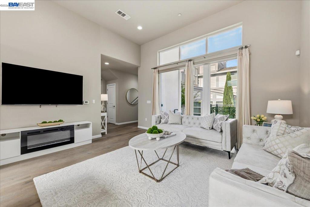 4398 Healdsburg Way