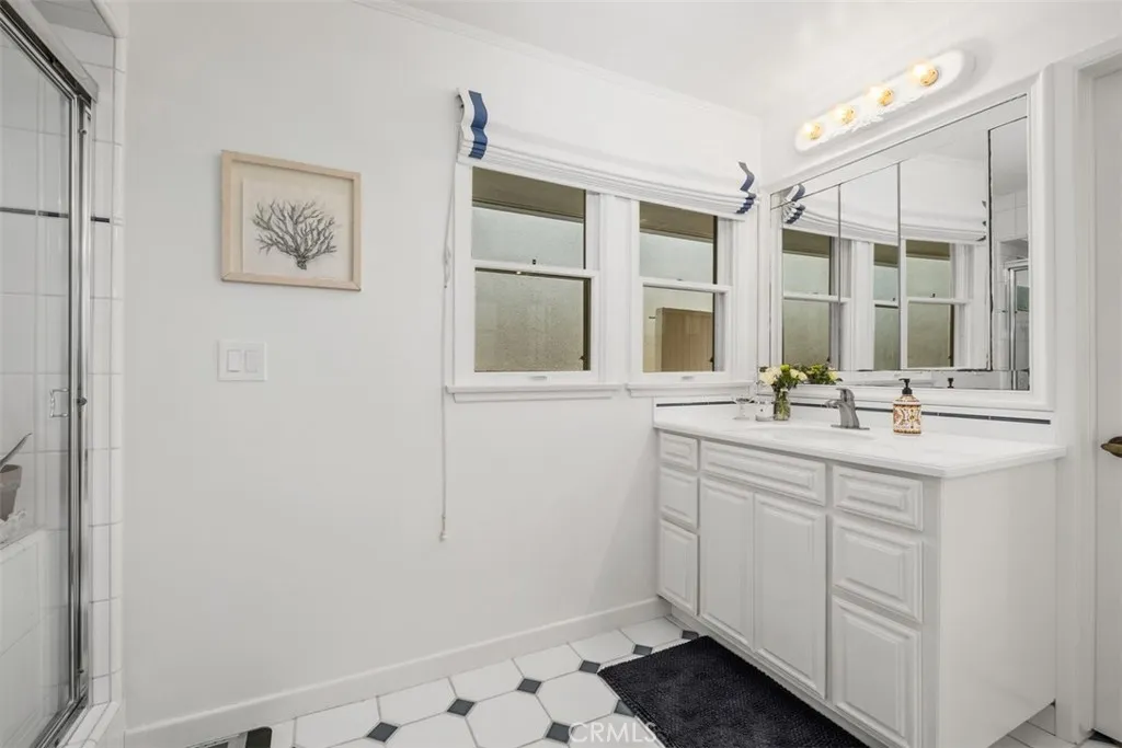 Laguna Beach, California 92651, United States, 4 Bedrooms Bedrooms, ,3 BathroomsBathrooms,Residential,Active,136345