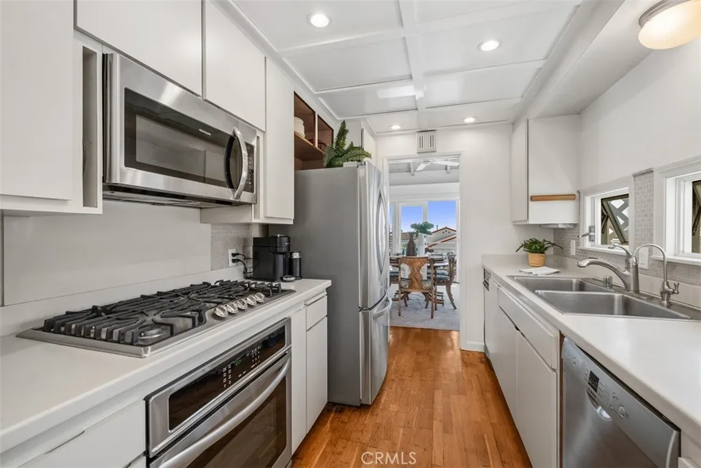 Laguna Beach, California 92651, United States, 4 Bedrooms Bedrooms, ,3 BathroomsBathrooms,Residential,Active,136345