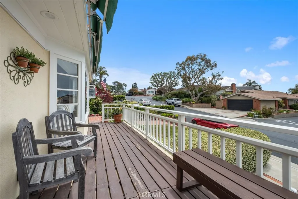 Laguna Beach, California 92651, United States, 4 Bedrooms Bedrooms, ,3 BathroomsBathrooms,Residential,Active,136345