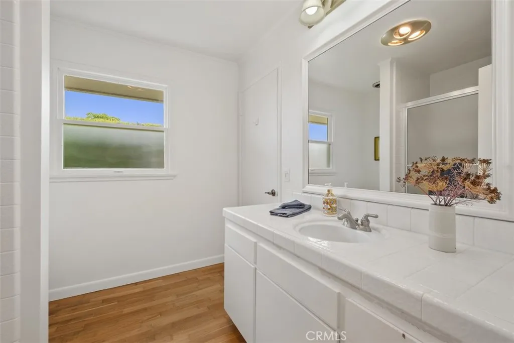 Laguna Beach, California 92651, United States, 4 Bedrooms Bedrooms, ,3 BathroomsBathrooms,Residential,Active,136345