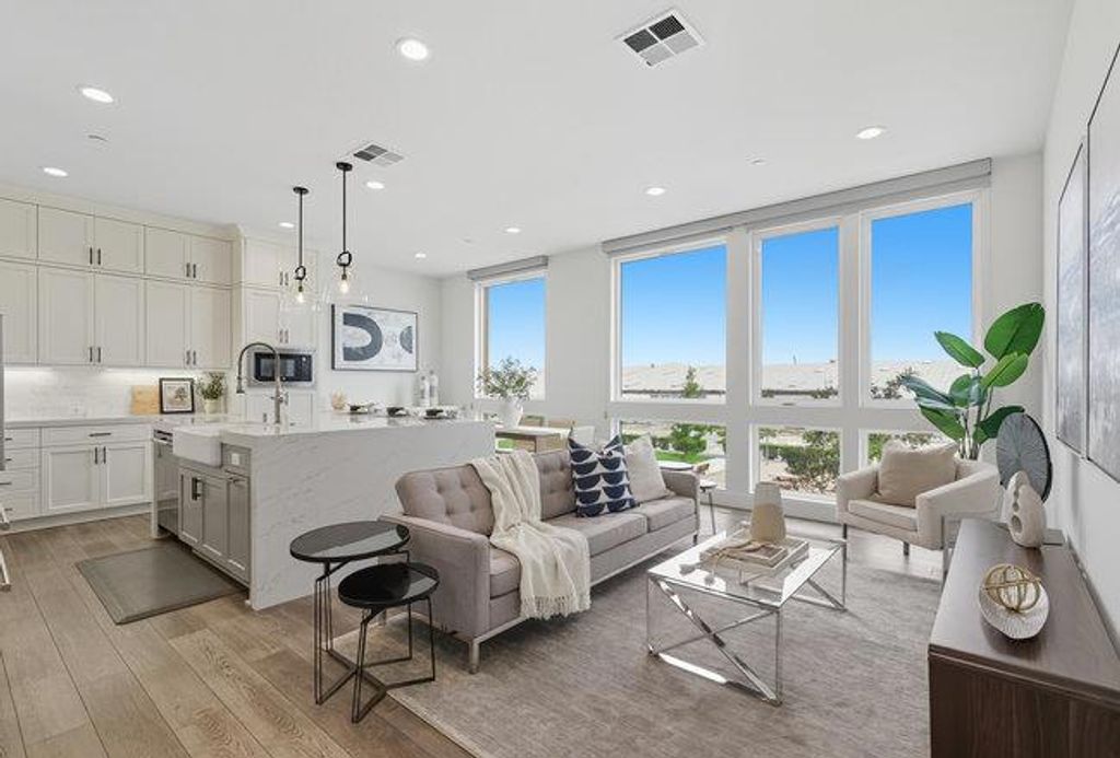 Photo of 142 Coronado Avenue, Alameda, CA 94501 (MLS # ML82032937)