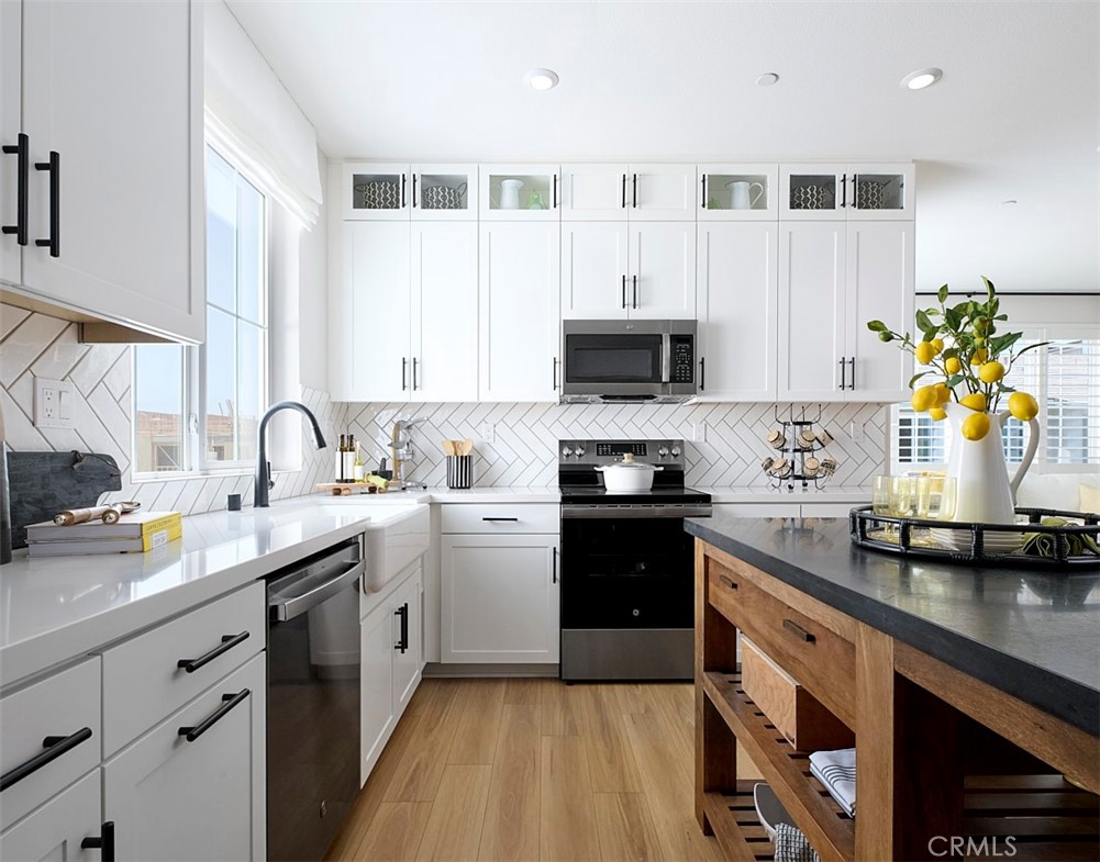 16113 Spicebush Lane