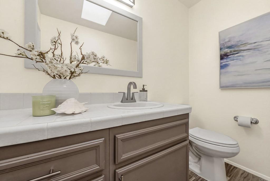 2807 Valley Vista Way