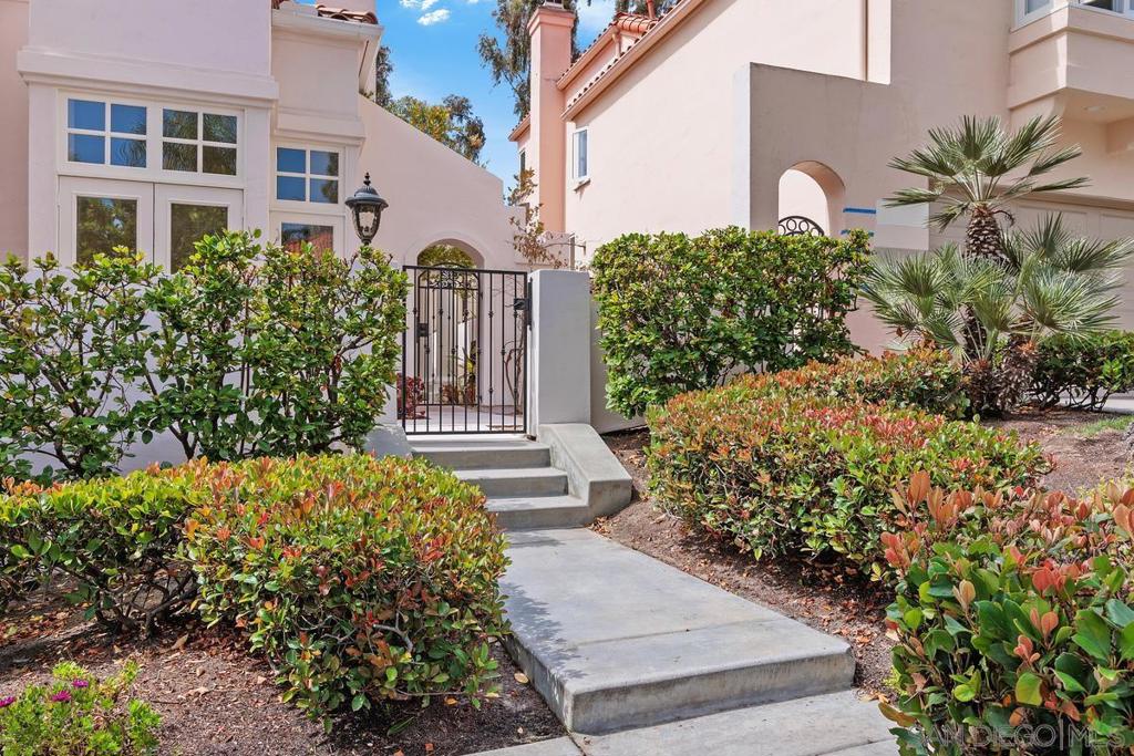 13563 Caminito Carmel
